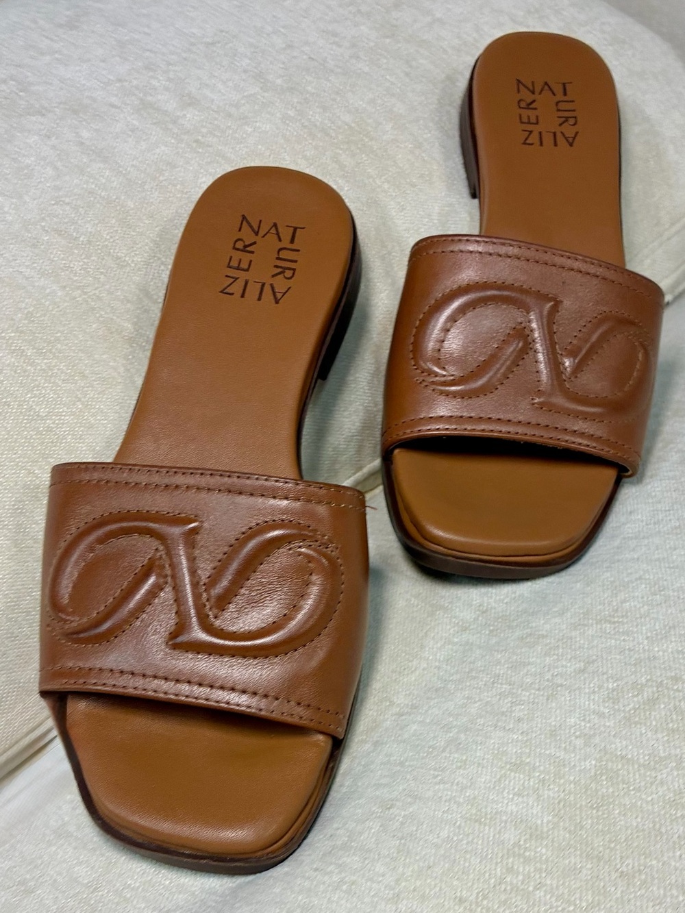 Naturalizer Genevieve Brown Leather Logo Slide Sandals 6.5M